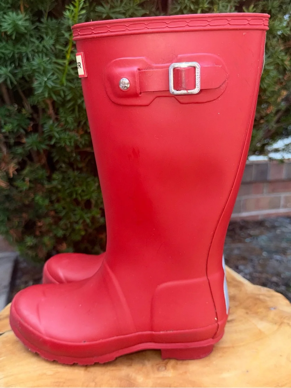 Hunter Kids Original Rain Boots in matte military red Size 2